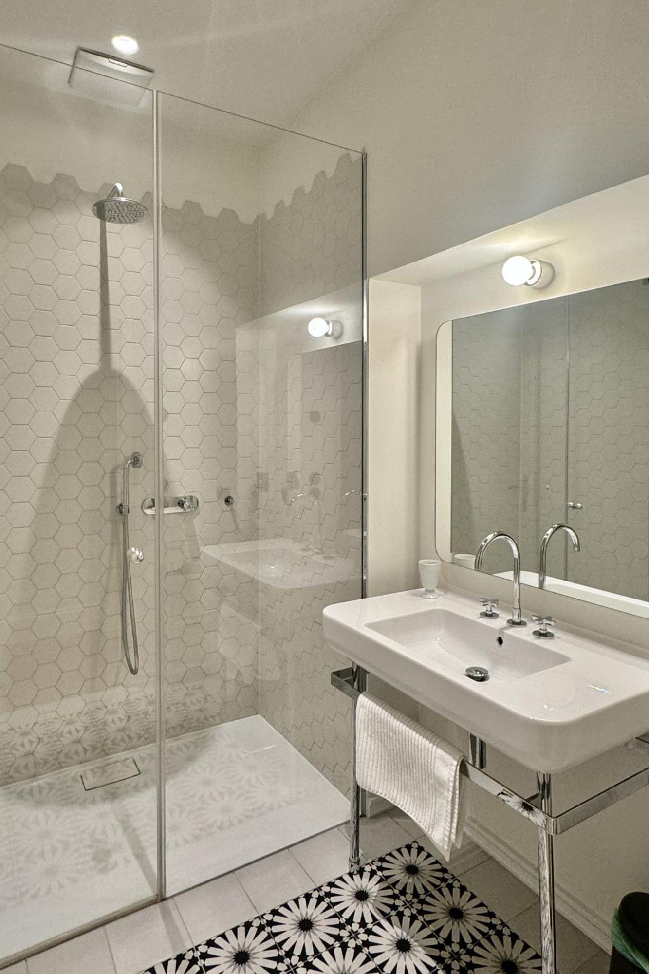 Stunning Apartment In City Center Відень Екстер'єр фото